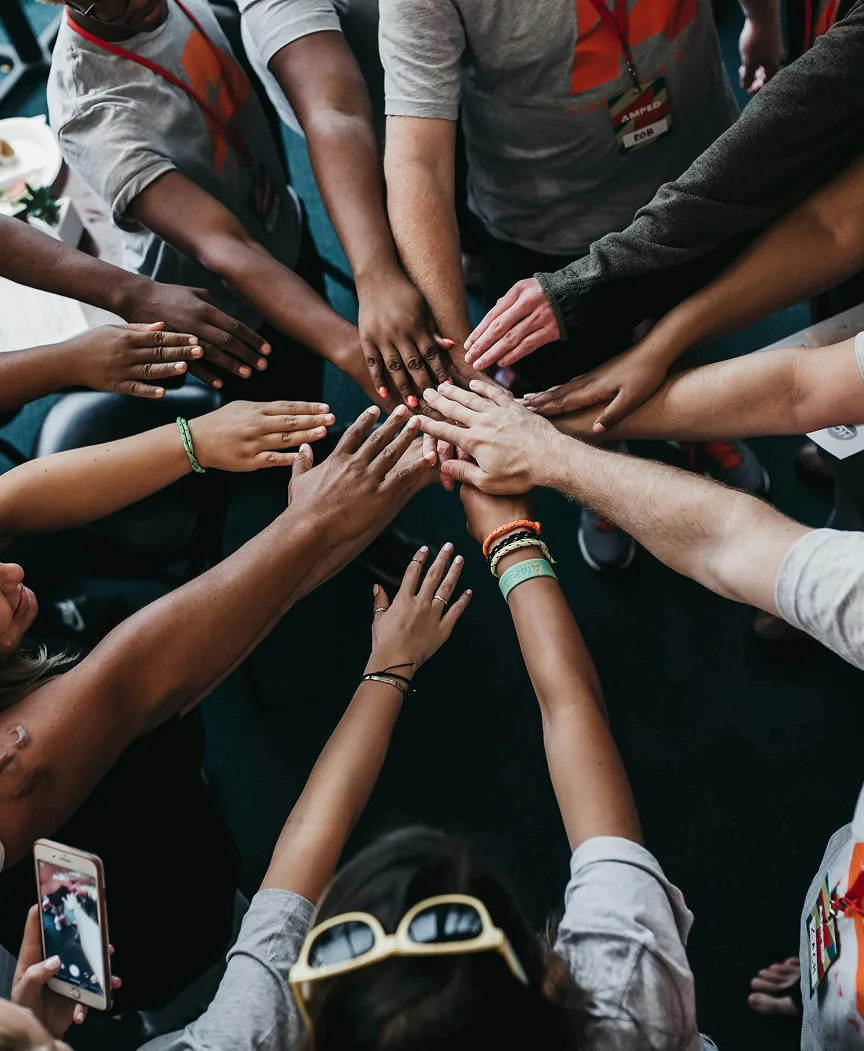 Yaya accompagnant un enfant